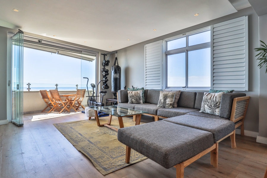 To Let 4 Bedroom Property for Rent in Sea Point Western Cape